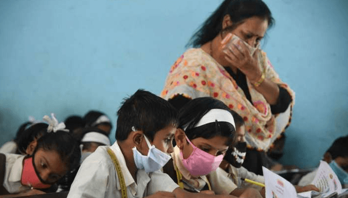 ३१ ऑगस्टपर्यंत शाळा, कॉलेज आणि कोचिंग क्लासेस बंद